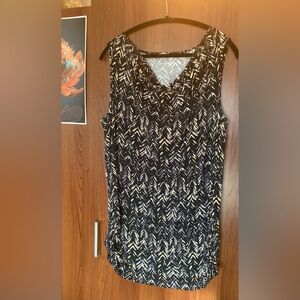 Sleeveless Black and White Patterned top